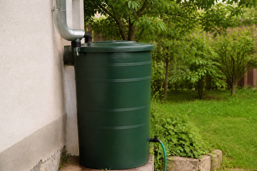 Installer une récupération d’eau de pluie chez soi : guide pratique pour débuter